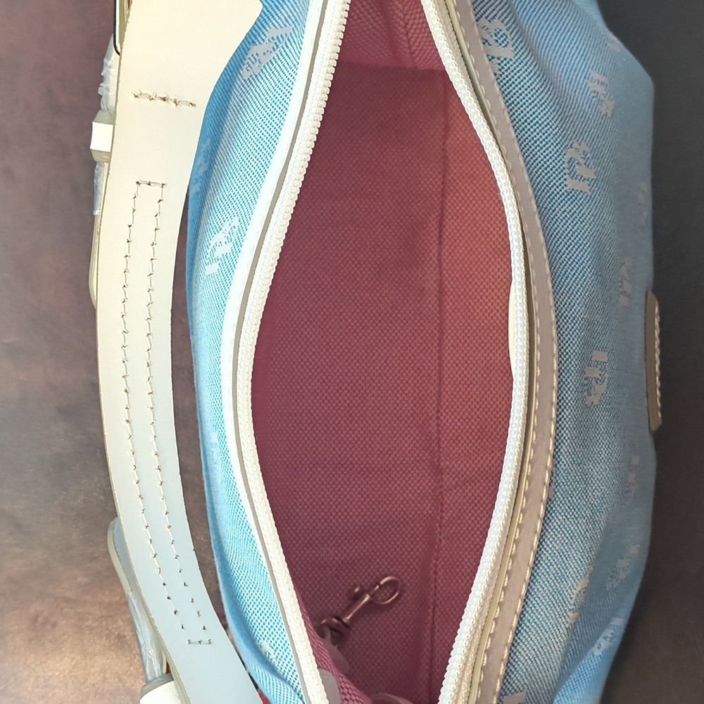 Dooney & Bourke East West Slouch Blue and Cream Shoulder Bag - Picture 8 of 9